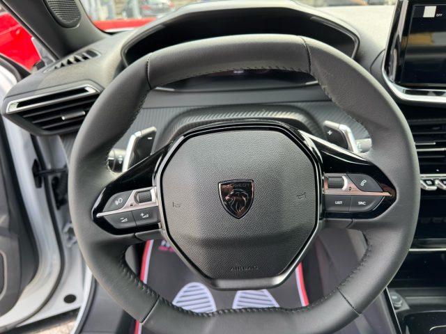 PEUGEOT 2008 usata, con Controllo automatico clima