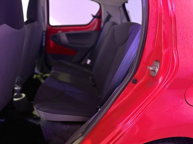 TOYOTA Aygo usata 12