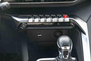 PEUGEOT 3008 usata, con Sistema di navigazione