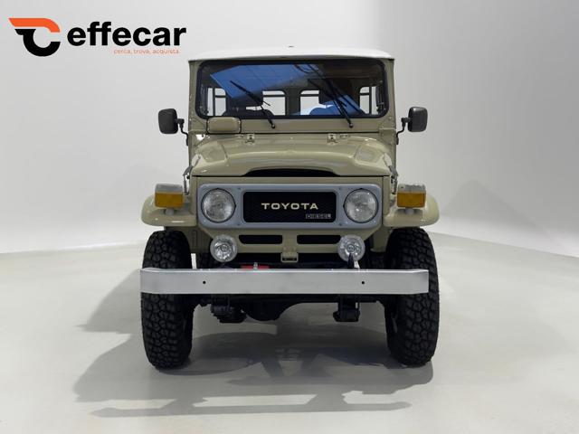 TOYOTA Land Cruiser usata, con Fendinebbia