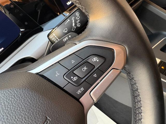 VOLKSWAGEN Golf usata, con USB