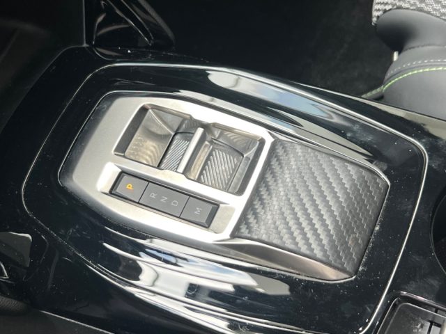 PEUGEOT 2008 usata, con Touch screen