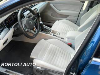 VOLKSWAGEN Passat Variant usata, con Cerchi in lega