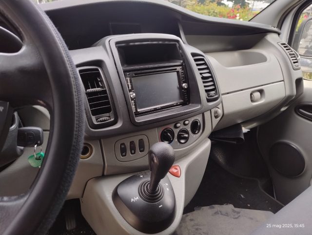 RENAULT Trafic usata, con Sensori di parcheggio posteriori