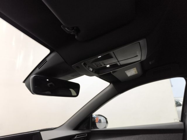 PEUGEOT 5008 usata, con Sistema di navigazione