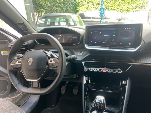PEUGEOT 2008 usata, con Touch screen