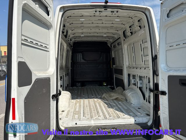 VOLKSWAGEN Crafter usata, con MP3