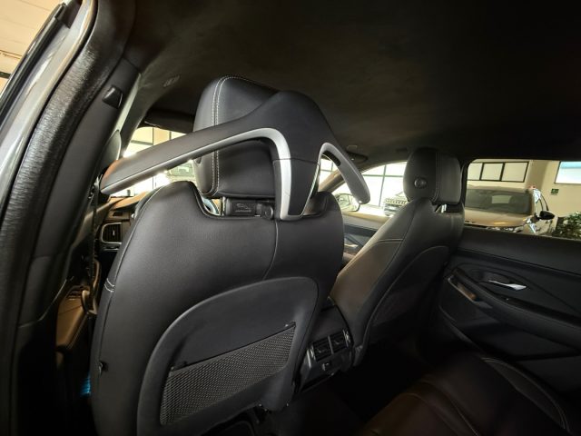 JAGUAR E-Pace usata, con Autoradio digitale