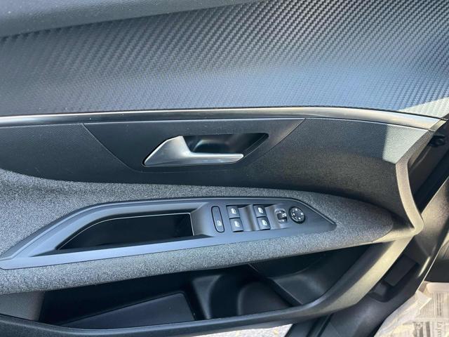 PEUGEOT 3008 usata, con Autoradio