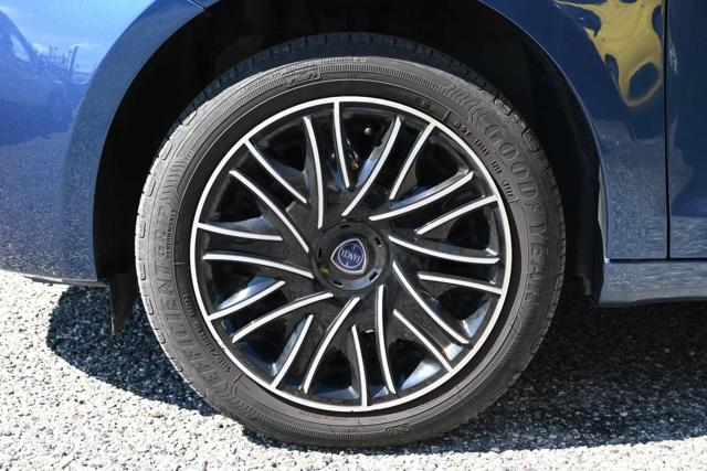LANCIA Ypsilon usata, con ESP