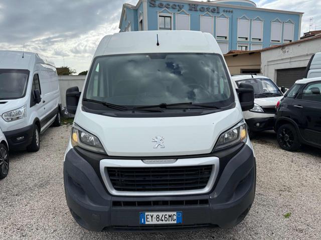 PEUGEOT Boxer usata, con Airbag