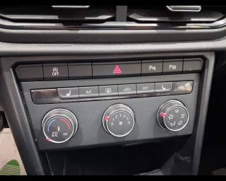 VOLKSWAGEN T-Roc usata, con USB