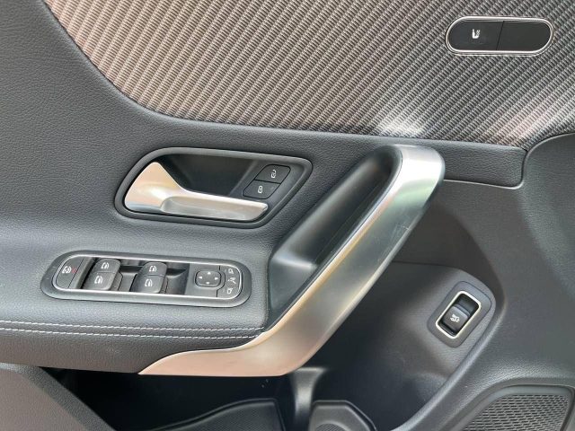 MERCEDES-BENZ CLA 180 usata, con ESP