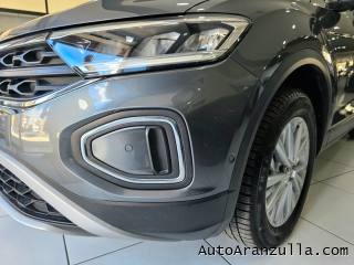 VOLKSWAGEN T-Roc usata, con Leve al volante