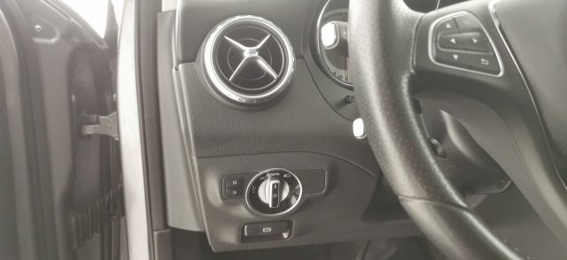 MERCEDES-BENZ GLA 200 usata 54