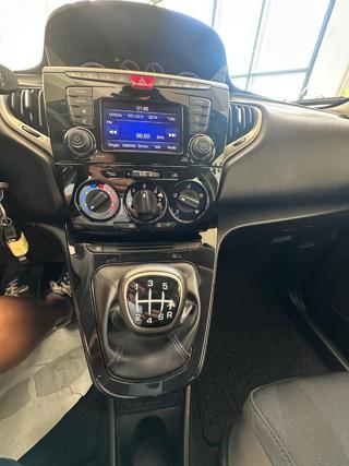 LANCIA Ypsilon usata, con Park Distance Control