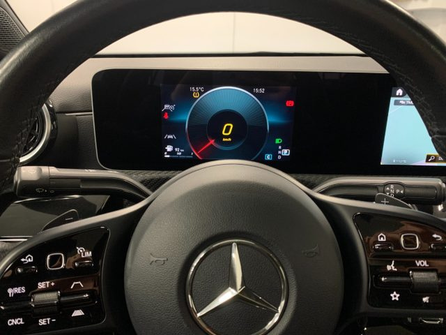 MERCEDES-BENZ CLA 180 usata, con USB