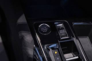 PEUGEOT 3008 usata, con Controllo elettronico della corsia