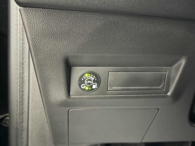 RENAULT Captur usata 21