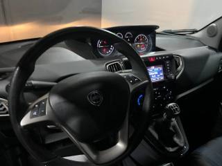 LANCIA Ypsilon usata, con Autoradio