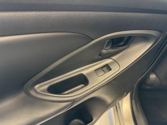 TOYOTA Yaris usata, con Lettore CD