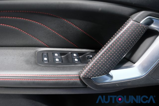 PEUGEOT 308 usata, con Airbag testa