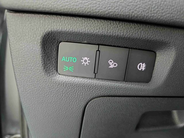 SKODA Octavia usata, con Controllo elettronico della corsia