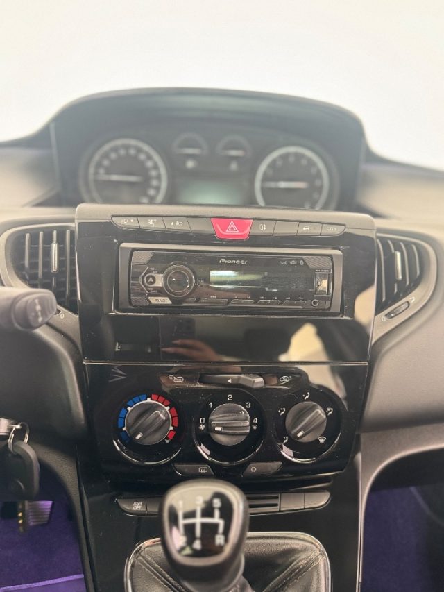 LANCIA Ypsilon usata 13