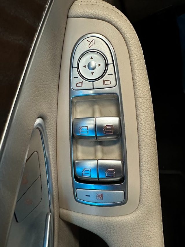 MERCEDES-BENZ C 220 usata, con Controllo trazione