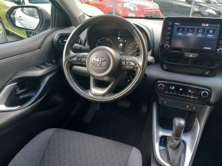 TOYOTA Yaris usata, con Telecamera per parcheggio assistito