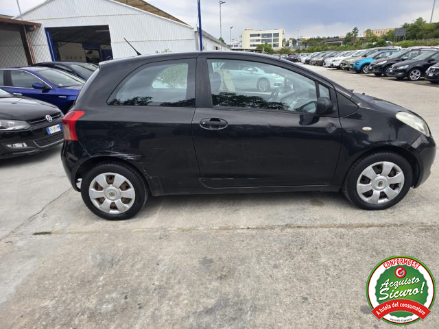 TOYOTA Yaris usata 6