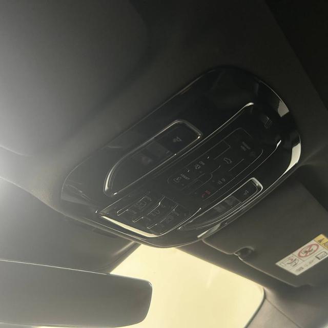 MASERATI Grecale usata, con Luci diurne LED