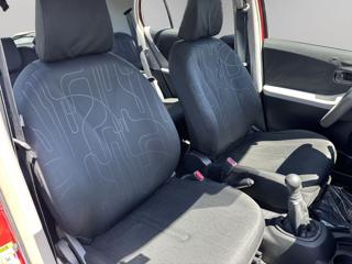 TOYOTA Yaris usata, con Lettore CD