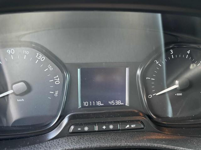 PEUGEOT Expert usata, con Park Distance Control