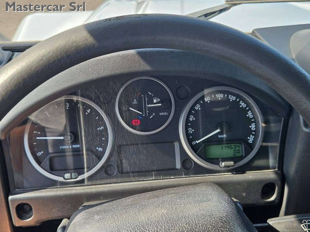 LAND ROVER Defender usata 13