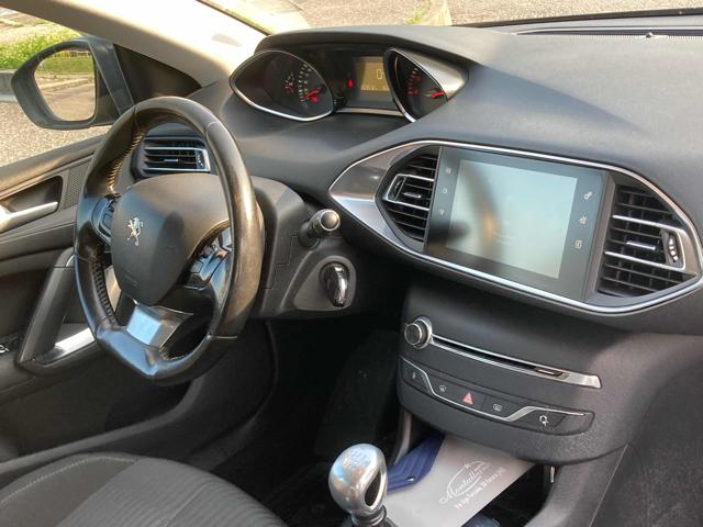 PEUGEOT 308 usata, con Controllo automatico clima