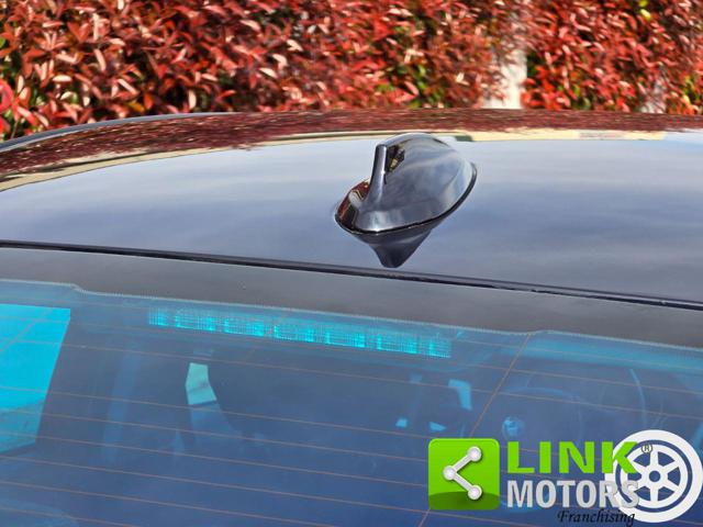 BMW 330 usata, con Sensori di parcheggio anteriori