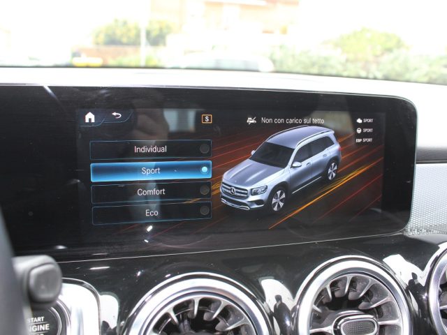 MERCEDES-BENZ GLB 180 usata, con Specchietti laterali elettrici