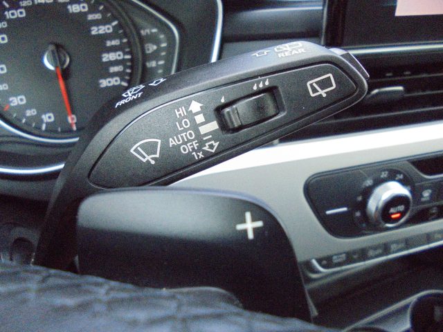 AUDI A4 usata, con Autoradio digitale