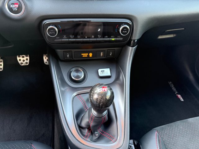 TOYOTA Yaris usata, con Servosterzo