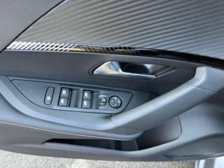 PEUGEOT 2008 usata, con Sensore di luce