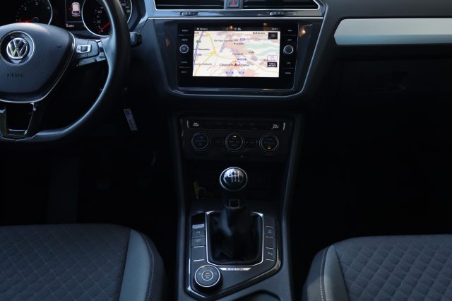 VOLKSWAGEN Tiguan usata, con USB