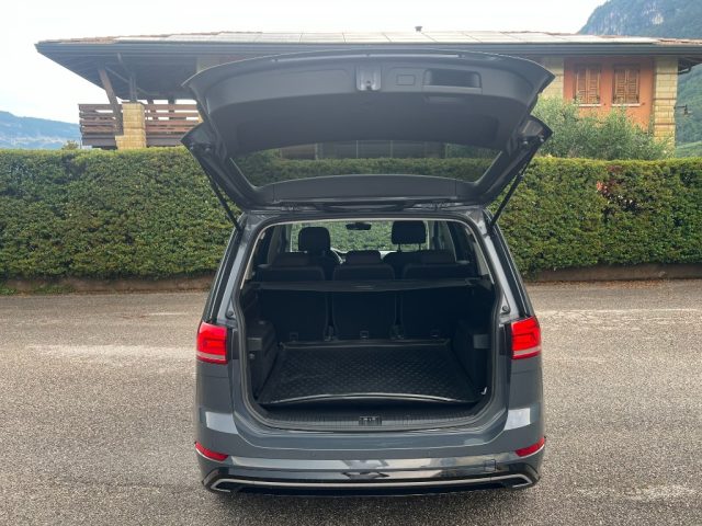 VOLKSWAGEN Touran usata, con Controllo trazione