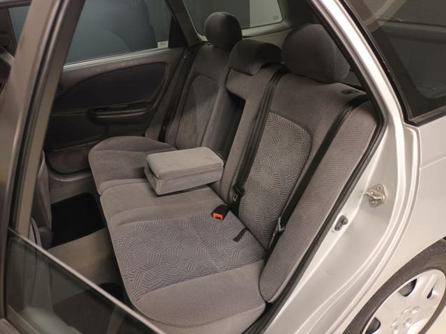 TOYOTA Avensis usata, con Supporto lombare