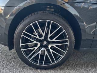 PORSCHE Macan usata, con Boardcomputer