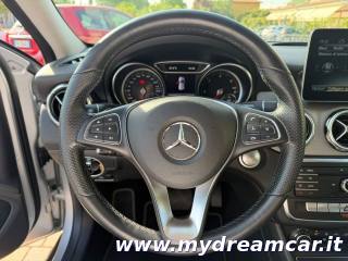 MERCEDES-BENZ GLA 200 usata, con Fari LED