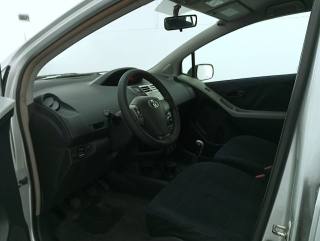 TOYOTA Yaris usata, con Volante in pelle