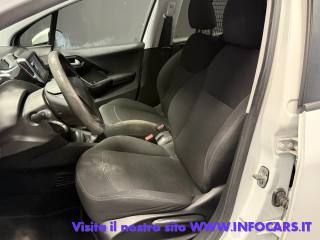 PEUGEOT 208 usata, con Alzacristalli elettrici