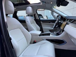 JAGUAR F-Pace usata, con Fari LED