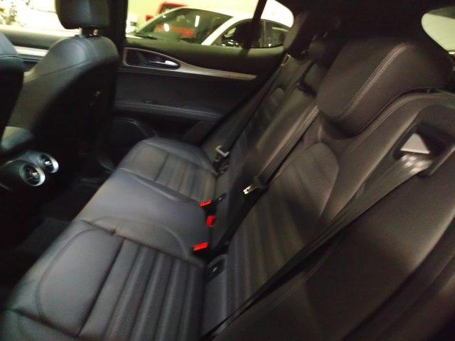 ALFA ROMEO Stelvio usata, con Sensori di parcheggio posteriori